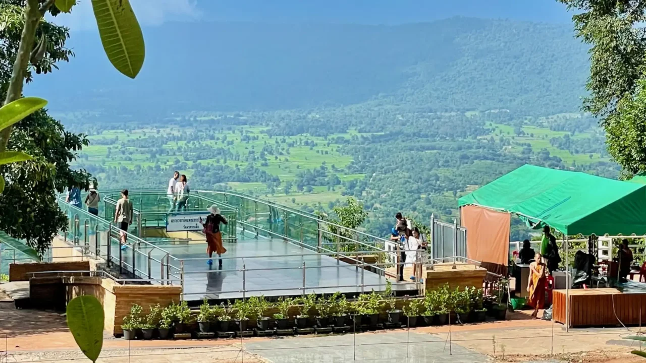 Wat Pha Tak Suea Skywalk, Thailand