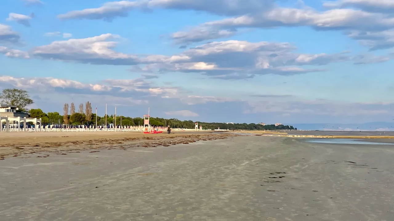 Der Strand von Grado bei Ebbe