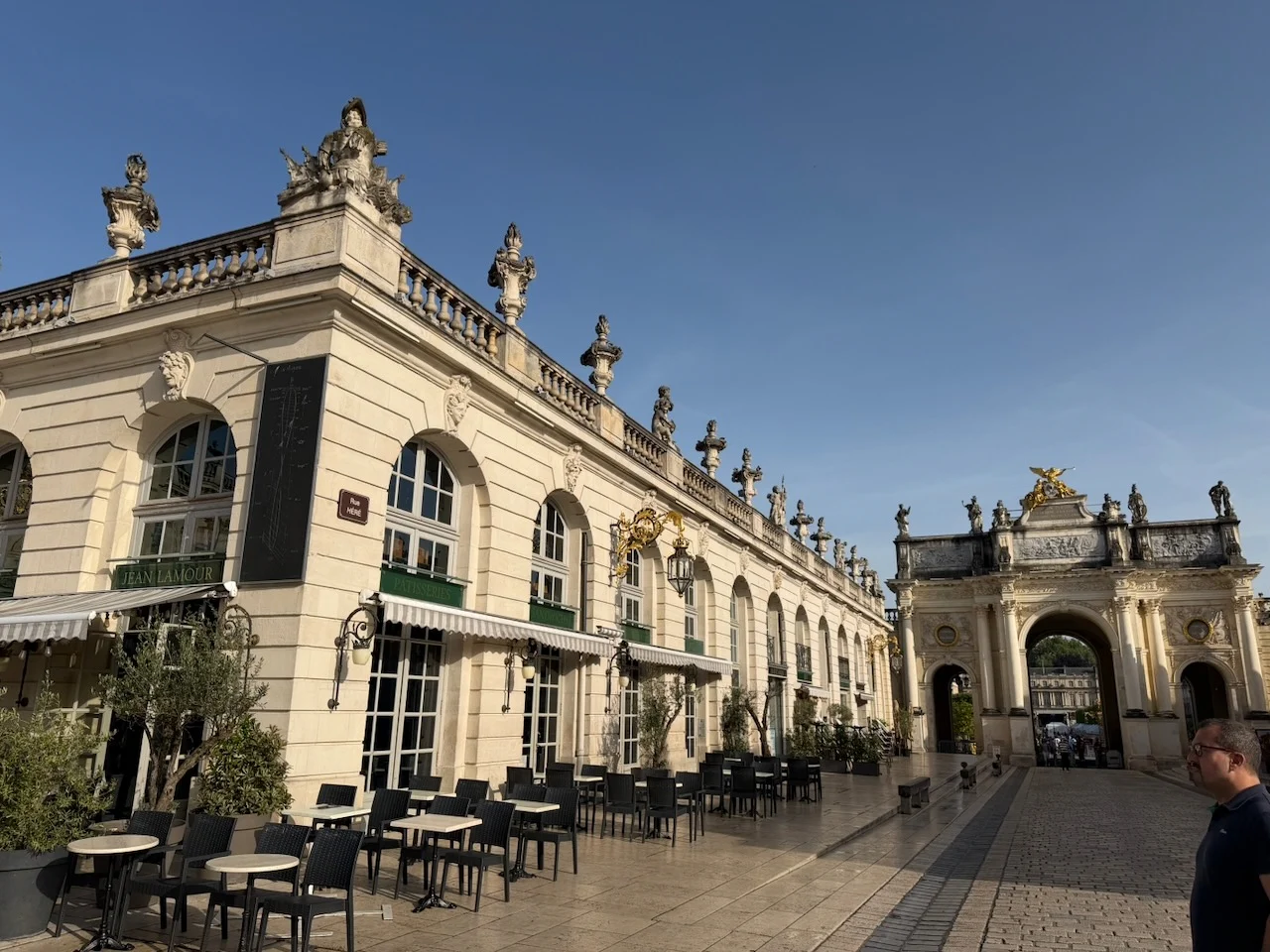 Ein Wochenende in Lothringen - Nany der Arm Here (Triumphbogen) vom Place Stanislav aus